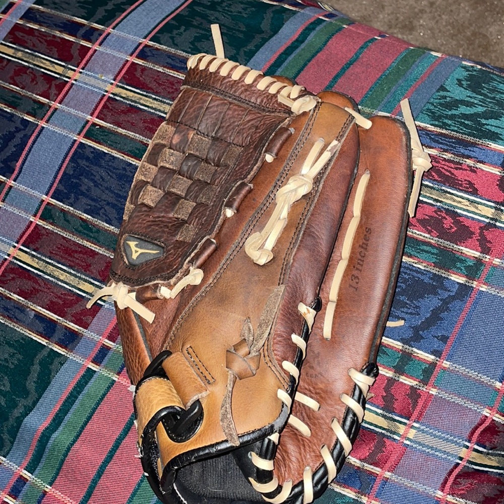 Mizuno Baseball Glove 13 Inches